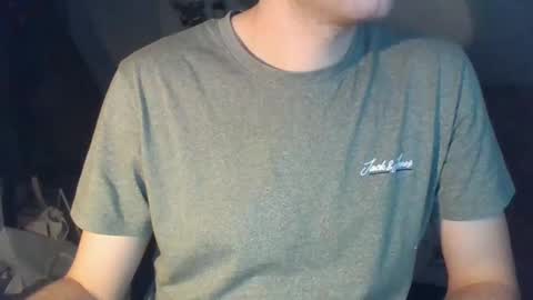 Snapshot of hunting_007 chatting on February 19, 5:06 pm hunting_007 online show from February 19, 5:06 pm