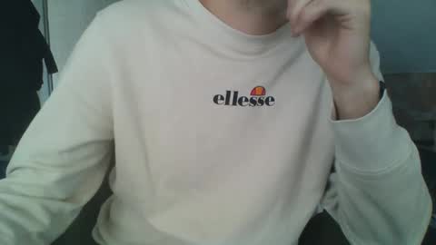 Snapshot of hunting_007 chatting on September 22, 8:38 am hunting_007 online show from September 22, 8:38 am