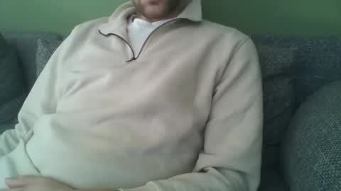 Snapshot of hunting_007 chatting on December 15, 11:58 am hunting_007 online show from December 15, 11:58 am