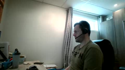 Snapshot of hurley7890 chatting on April 14, 2:34 pm hurley7890 online show from April 14, 2:34 pm