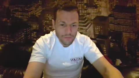 Snapshot of hurley7890 chatting on April 16, 2:23 am hurley7890 online show from April 16, 2:23 am