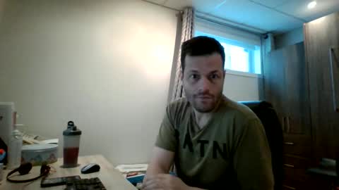 Snapshot of hurley7890 chatting on April 20, 1:03 pm hurley7890 online show from April 20, 1:03 pm