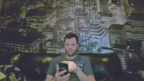 Snapshot of hurley7890 chatting on April 21, 1:29 am hurley7890 online show from April 21, 1:29 am