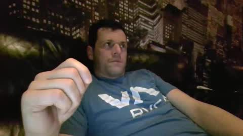 Snapshot of hurley7890 chatting on April 24, 2:36 am hurley7890 online show from April 24, 2:36 am