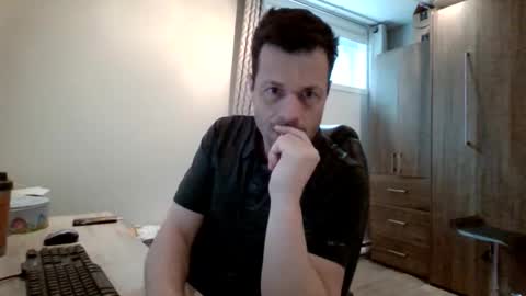 Snapshot of hurley7890 chatting on May 5, 12:35 pm hurley7890 online show from May 5, 12:35 pm