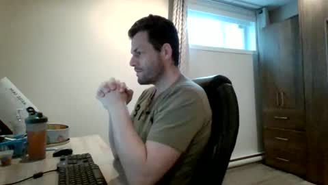 Snapshot of hurley7890 chatting on May 12, 12:35 pm hurley7890 online show from May 12, 12:35 pm