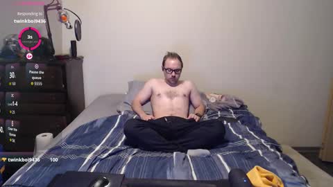 Snapshot of husky_dad chatting on October 17, 7:44 am Husky Dad online show from October 17, 7:44 am