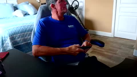 Snapshot of hvacstud4 chatting on April 8, 7:14 pm hvacstud4 online show from April 8, 7:14 pm
