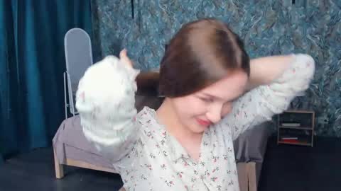Lily online show from June 9, 7:09 am