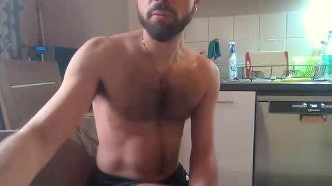 Snapshot of hydraengea chatting on October 27, 12:09 pm IVY online show from October 27, 12:09 pm