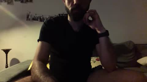 Snapshot of hydraengea chatting on March 15, 1:44 am IVY online show from March 15, 1:44 am