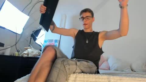 Snapshot of hyper_muse chatting on April 3, 12:58 pm hyper_muse online show from April 3, 12:58 pm