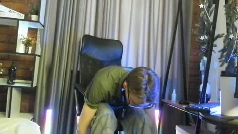 Snapshot of hyper_muse chatting on April 17, 2:31 pm hyper_muse online show from April 17, 2:31 pm