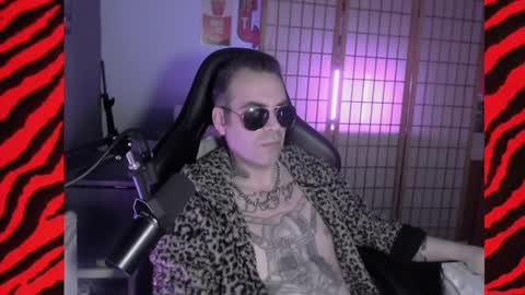 Snapshot of hypnosexray chatting on January 16, 6:59 pm Mistress Magenta online show from January 16, 6:59 pm