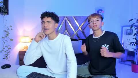 Son Hyunjin online show from November 24, 7:02 pm