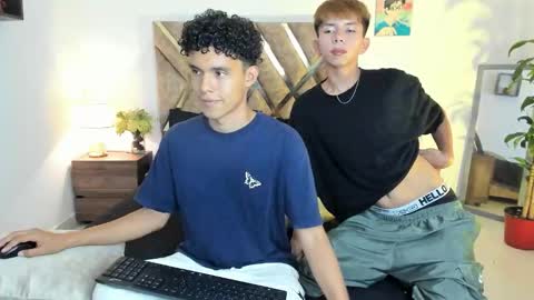 Son Hyunjin online show from November 28, 7:49 pm