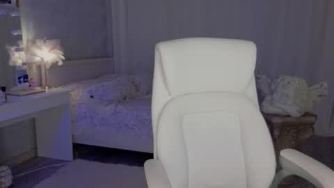 Joselle online show from March 7, 11:46 pm