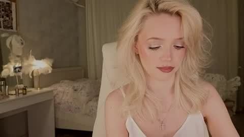 Snapshot of i__am_joss chatting on April 21, 12:01 am Joselle online show from April 21, 12:01 am