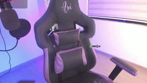 Ari online show from March 17, 1:43 am