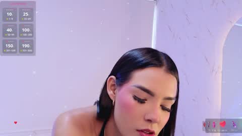 Snapshot of i_am_hanna chatting on June 2, 7:38 pm Tell Me Hanna online show from June 2, 7:38 pm