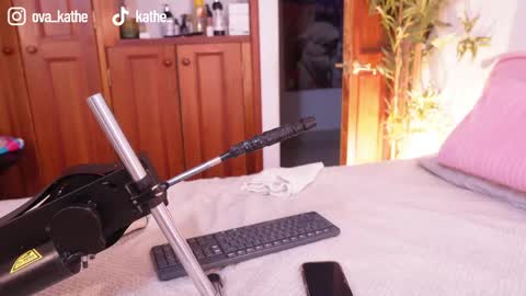 Snapshot of i_am_lucy1 chatting on May 6, 10:31 am Lucy online show from May 6, 10:31 am
