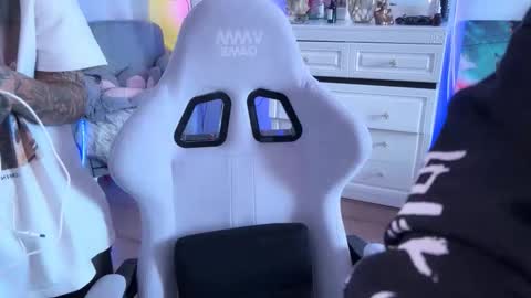 Snapshot of i_died_again chatting on September 22, 11:12 am Asya online show from September 22, 11:12 am