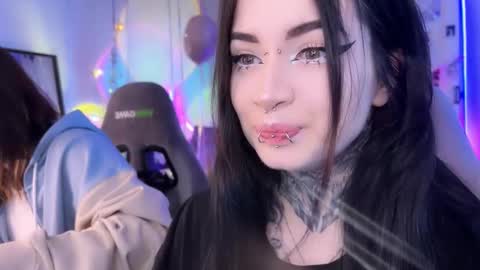 Snapshot of i_died_again chatting on January 11, 11:15 am Asya online show from January 11, 11:15 am