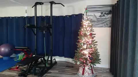 Snapshot of i_fetishize_u chatting on January 6, 11:31 pm ShortStuff online show from January 6, 11:31 pm