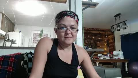 Snapshot of i_fetishize_u chatting on January 25, 9:04 pm ShortStuff online show from January 25, 9:04 pm