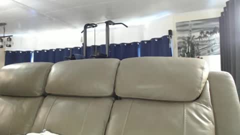 Snapshot of i_fetishize_u chatting on January 7, 3:03 pm ShortStuff online show from January 7, 3:03 pm