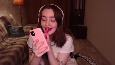 elisabeth online show from December 6, 1:00 pm