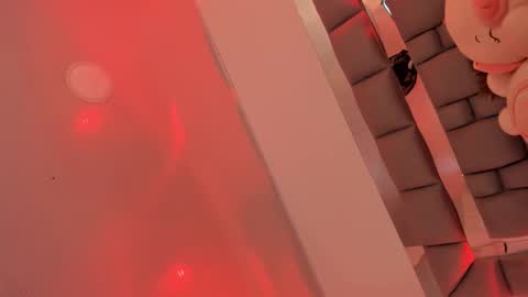 Snapshot of i_maleja chatting on February 18, 8:27 pm Maleja online show from February 18, 8:27 pm