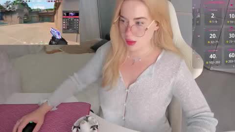 HiI am  EvaPVT is open  online show from March 9, 3:16 pm