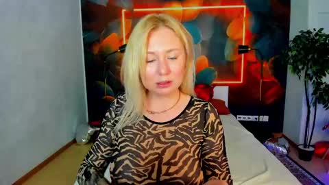 Snapshot of i_will_wake_u_up chatting on May 3, 8:09 am Samanta online show from May 3, 8:09 am