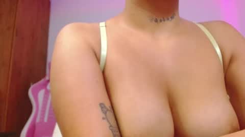 Snapshot of iam_salomex chatting on October 17, 9:34 am Salo  online show from October 17, 9:34 am