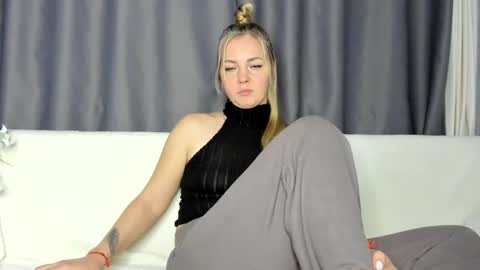 Snapshot of iam_venus chatting on January 12, 7:11 am Venus online show from January 12, 7:11 am