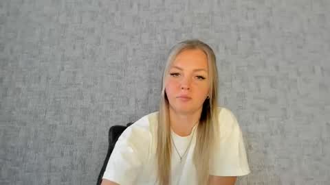 Snapshot of iam_venus chatting on October 27, 10:41 am Venus online show from October 27, 10:41 am