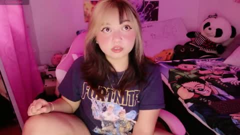 Snapshot of iam_zoechan chatting on May 6, 9:09 pm Zoe 3 online show from May 6, 9:09 pm