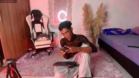 Snapshot of iamandrey_ chatting on June 15, 11:07 pm iamandrey_ online show from June 15, 11:07 pm