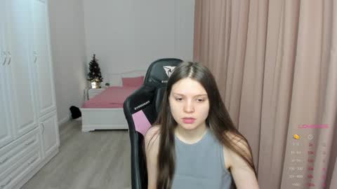 Cassie  STREAMS HERE EVERYDAY online show from January 3, 5:06 am