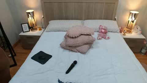 Crystal online show from December 11, 7:03 pm