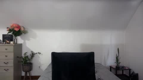 Snapshot of iamcrystalann chatting on October 31, 4:30 pm Crystal online show from October 31, 4:30 pm