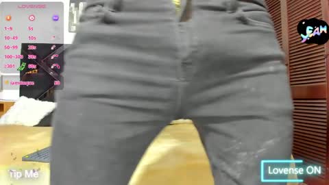 Snapshot of iamduque chatting on April 5, 3:47 am Iam Joseant online show from April 5, 3:47 am