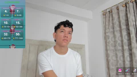 Snapshot of iamjulian_ chatting on December 30, 10:53 am Juliiiiian online show from December 30, 10:53 am