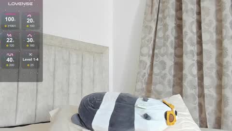 Snapshot of iamjulian_ chatting on January 16, 1:58 pm Juliiiiian online show from January 16, 1:58 pm