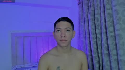 Snapshot of iamjulian_ chatting on January 22, 11:23 am Juliiiiian online show from January 22, 11:23 am