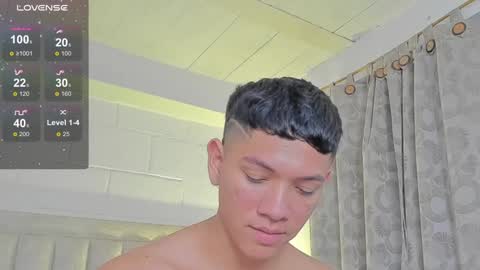 Snapshot of iamjulian_ chatting on January 29, 2:42 pm Juliiiiian online show from January 29, 2:42 pm