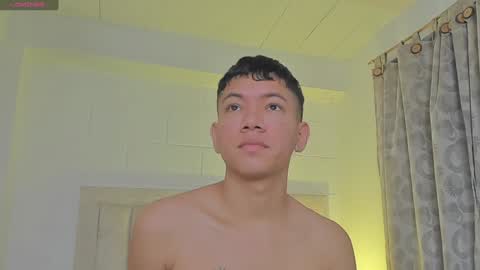 Snapshot of iamjulian_ chatting on January 30, 11:01 am Juliiiiian online show from January 30, 11:01 am