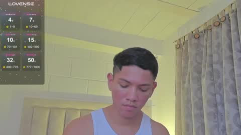 Snapshot of iamjulian_ chatting on February 4, 5:01 pm Juliiiiian online show from February 4, 5:01 pm