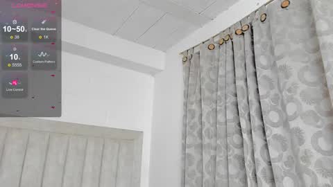 Snapshot of iamjulian_ chatting on February 16, 2:43 pm Juliiiiian online show from February 16, 2:43 pm